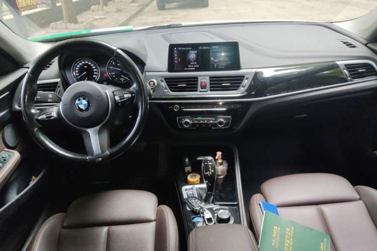 Used BMW 1 Series 2020 120i M Sport Package Center Console