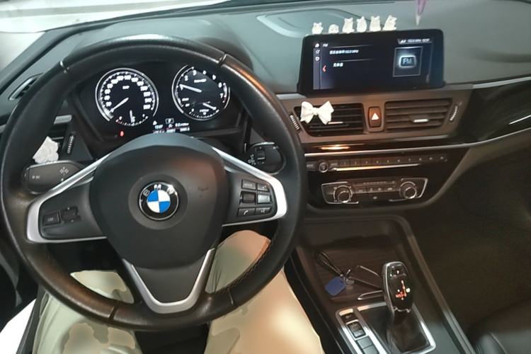 Used BMW 1 Series 2020 120i Fashion Model Center Console