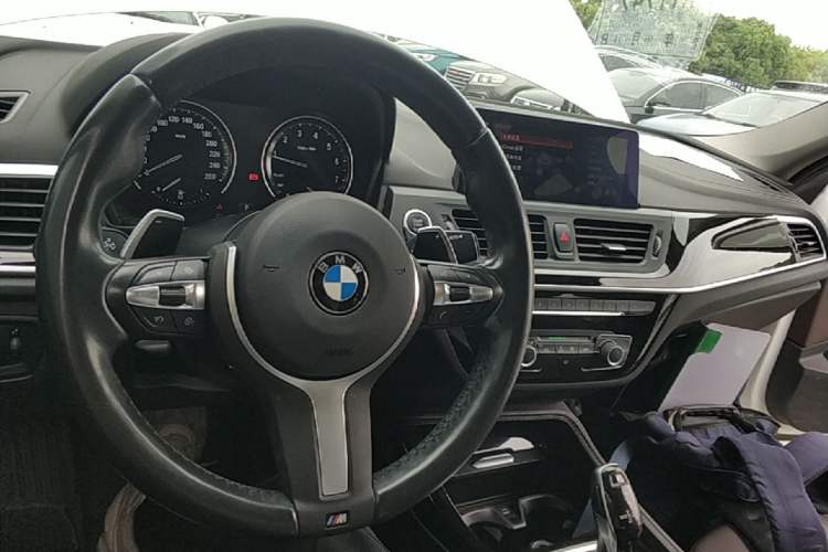 Used BMW 1 Series 2020 125i Leading Model M Sport Package Center Console