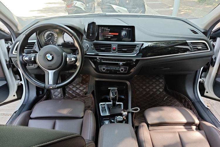 Used BMW 1 Series 2020 120i M Sport Package Center Console