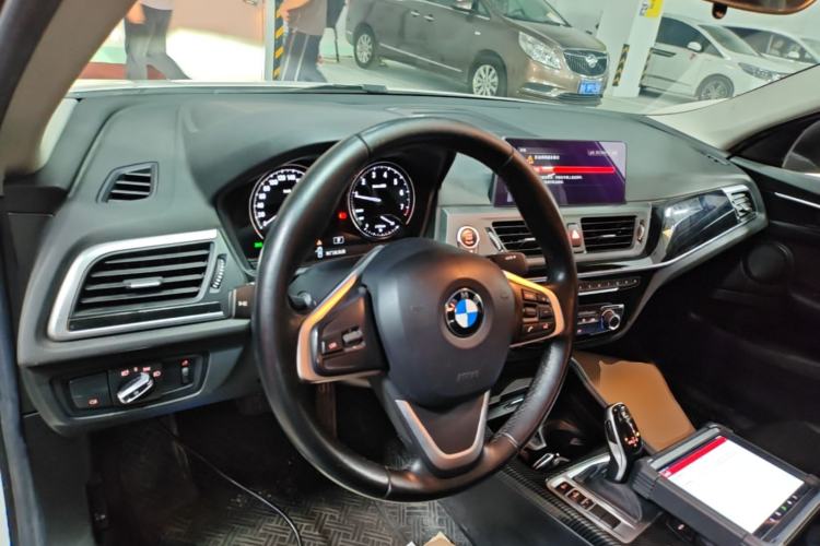 Used BMW 1 Series 2020 120i Fashion Model Center Console
