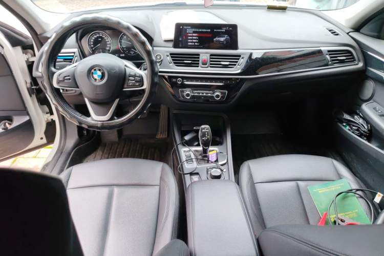 Used BMW 1 Series 2020 120i Fashion Model Center Console