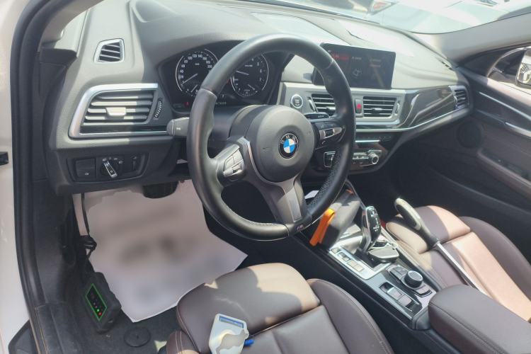 Used BMW 1 Series 2020 120i M Sport Package Center Console
