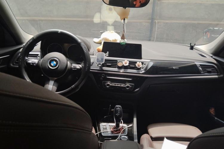 Used BMW 1 Series 2020 120i M Sport Package Center Console