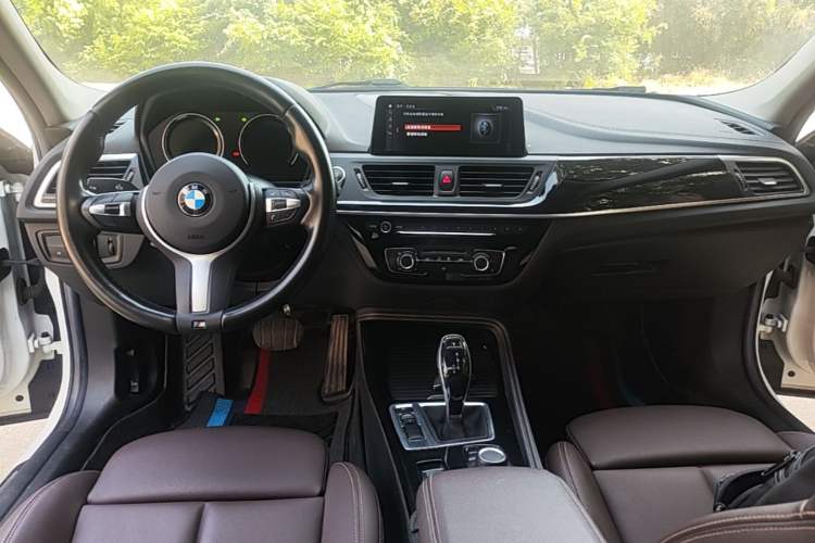 Used BMW 1 Series 2020 120i M Sport Package Center Console