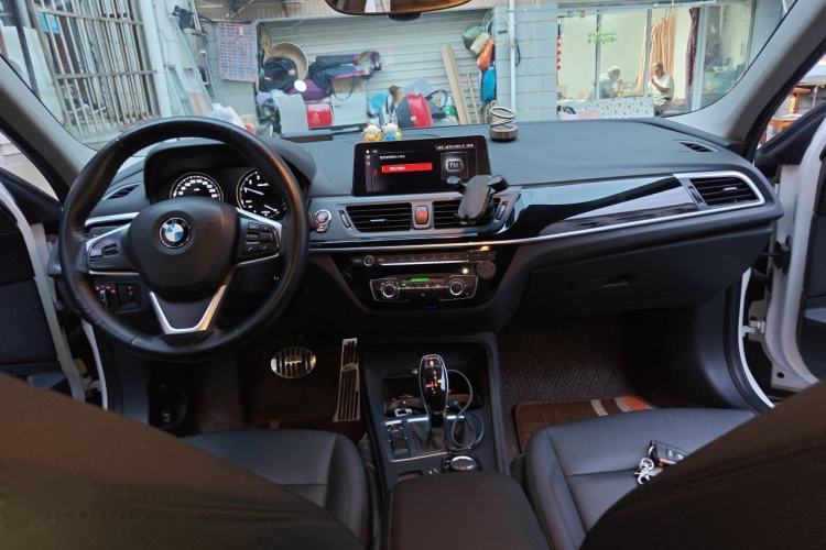 Used BMW 1 Series 2020 120i Fashion Model Center Console