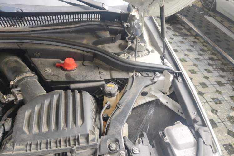 Used BMW 1 Series 2020 120i Fashion Model Engine Bay Left