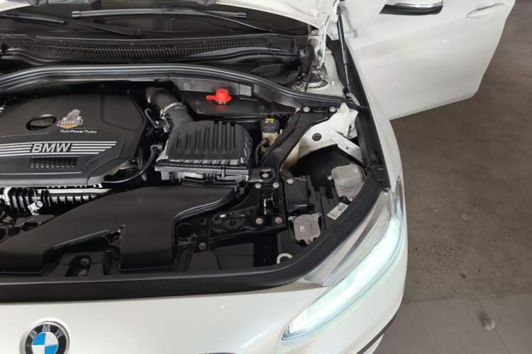 Used BMW 1 Series 2020 120i Fashion Model Engine Bay Left