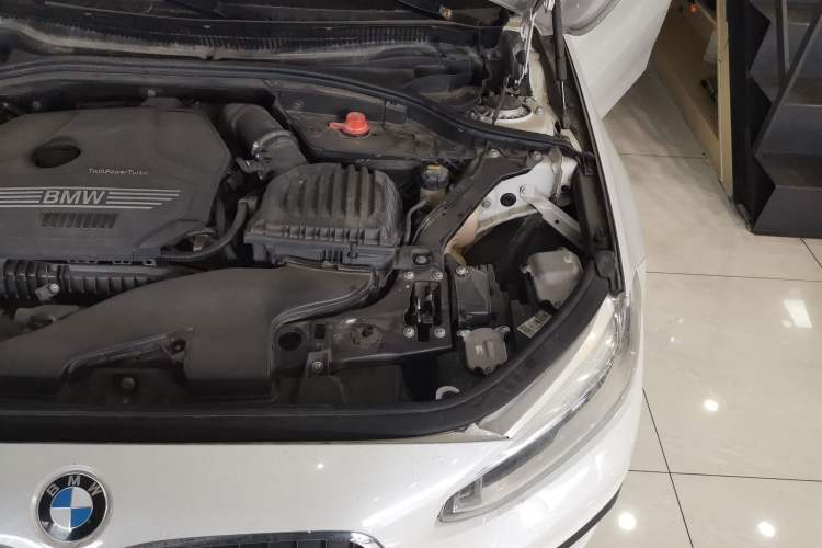 Used BMW 1 Series 2020 120i Fashion Model Engine Bay Left