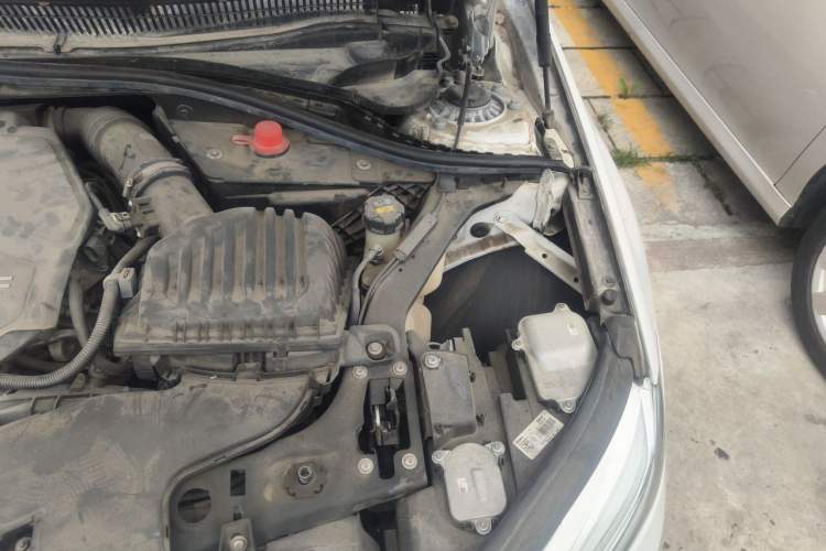 Used BMW 1 Series 2020 120i Fashion Model Engine Bay Left