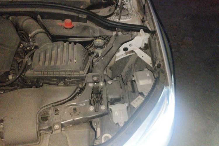 Used BMW 1 Series 2020 120i Fashion Model Engine Bay Left