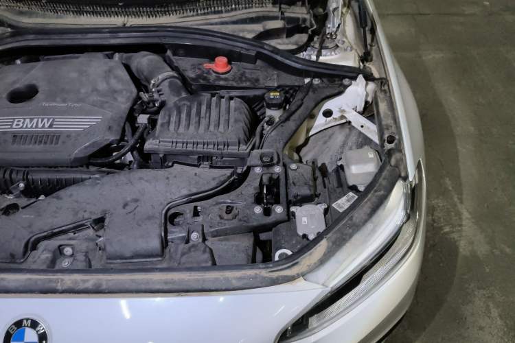Used BMW 1 Series 2020 120i Fashion Model Engine Bay Left
