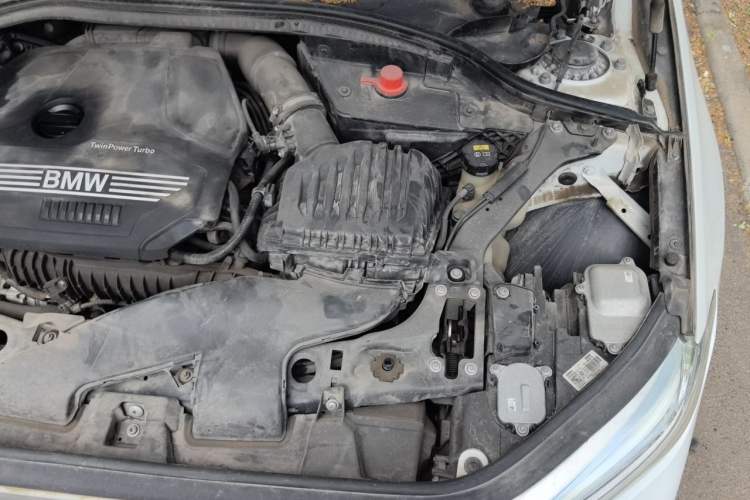Used BMW 1 Series 2020 120i Fashion Model Engine Bay Left