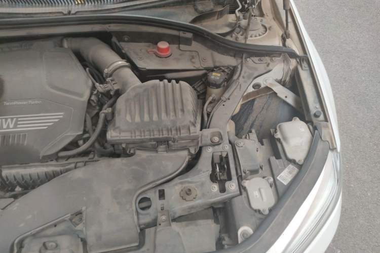 Used BMW 1 Series 2020 120i Fashion Model Engine Bay Left