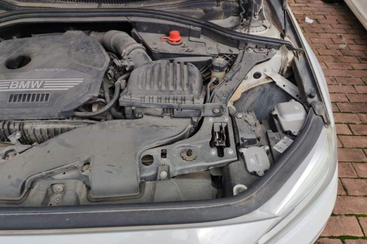 Used BMW 1 Series 2020 120i Fashion Model Engine Bay Left