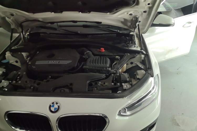 Used BMW 1 Series 2020 120i Fashion Model Engine Bay Left