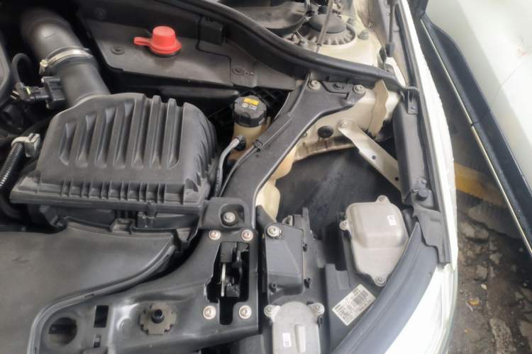 Used BMW 1 Series 2020 120i Fashion Model Engine Bay Left