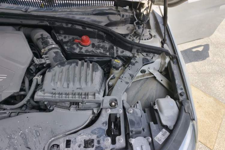 Used BMW 1 Series 2020 120i Fashion Model Engine Bay Left