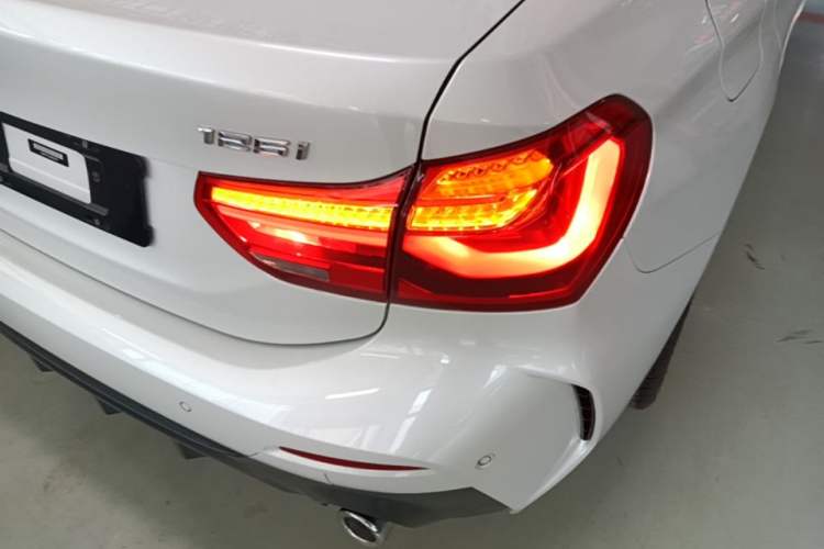 Used BMW 1 Series 2020 125i Leading Model M Sport Package Exterior 1