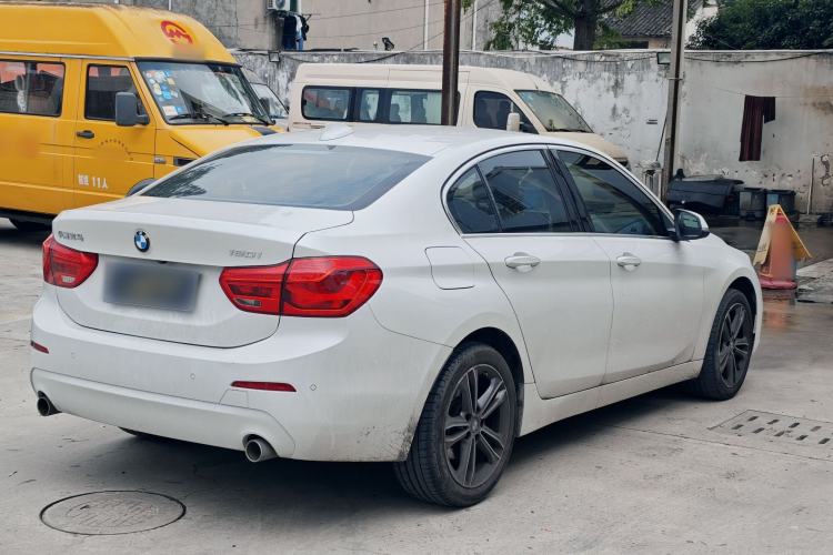 Used BMW 1 Series 2020 120i Fashion Model Exterior 3