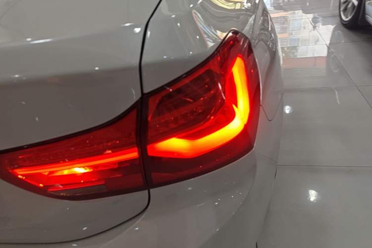 Used BMW 1 Series 2020 120i Fashion Model Exterior 3