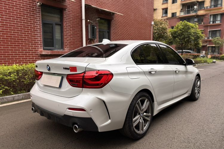 Used BMW 1 Series 2020 125i Leading Model M Sport Package Exterior 4