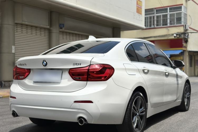Used BMW 1 Series 2020 120i Fashion Model Exterior 5