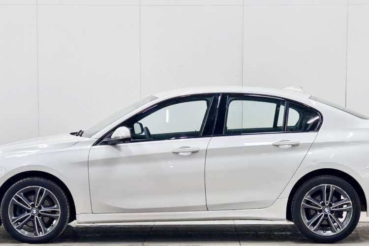 Used BMW 1 Series 2020 120i Fashion Model Exterior 6