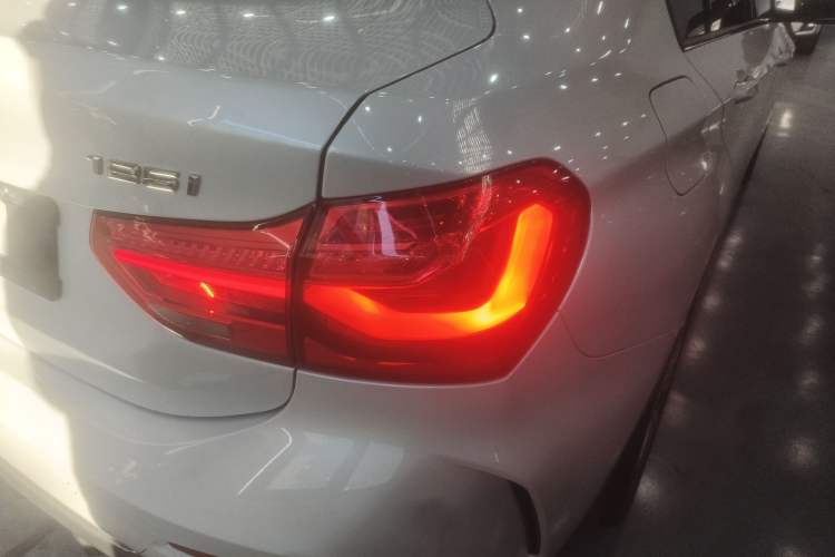 Used BMW 1 Series 2020 125i Leading Model M Sport Package Exterior 6