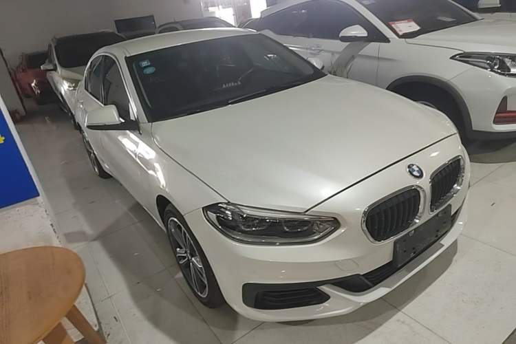 Used BMW 1 Series 2020 120i Fashion Model Front Right 45 Deg