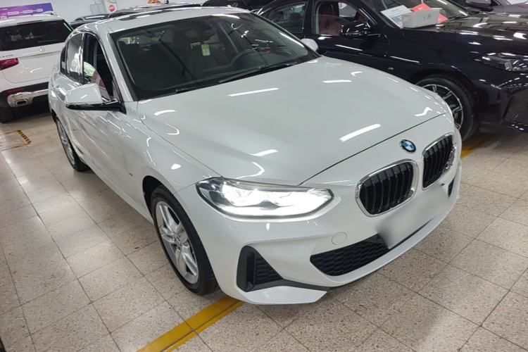 Used BMW 1 Series 2020 120i M Sport Package Front Right 45 Deg