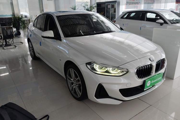 Used BMW 1 Series 2020 125i Leading Model M Sport Package Front Right 45 Deg