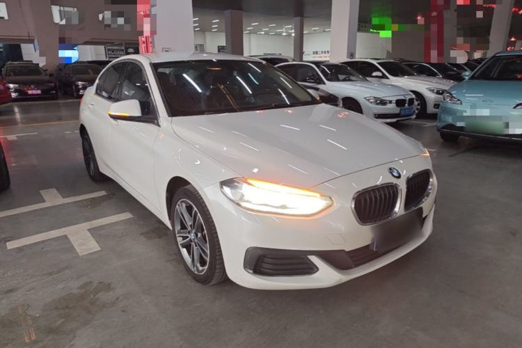 Used BMW 1 Series 2020 120i Fashion Model Front Right 45 Deg