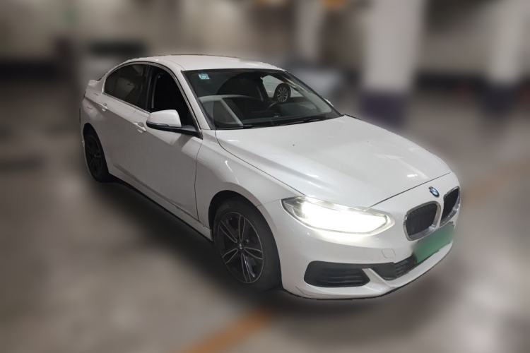 Used BMW 1 Series 2020 120i Fashion Model Front Right 45 Deg