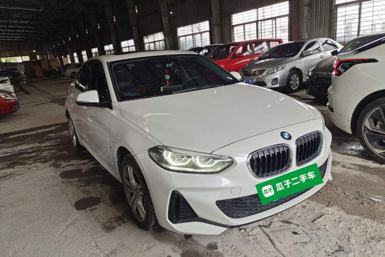 Used BMW 1 Series 2020 120i M Sport Package Front Right 45 Deg