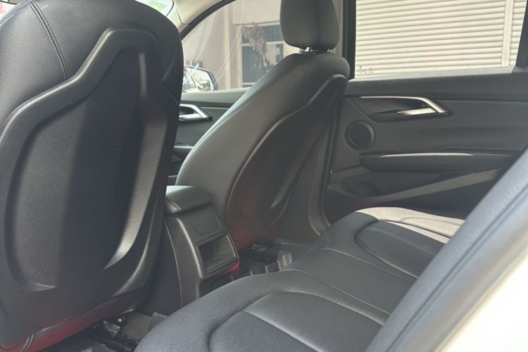 Used BMW 1 Series 2020 120i Fashion Model Interior 3