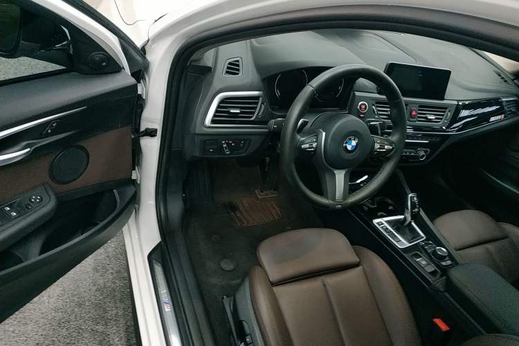 Used BMW 1 Series 2020 125i Leading Model M Sport Package Interior 3