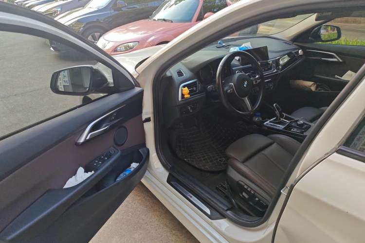 Used BMW 1 Series 2020 125i Leading Model M Sport Package Interior 3