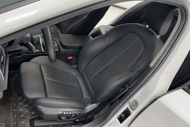 Used BMW 1 Series 2020 125i Leading Model M Sport Package Interior 3