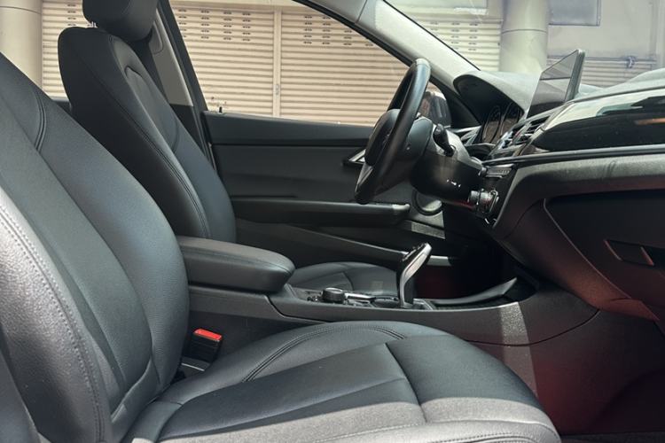Used BMW 1 Series 2020 120i Fashion Model Interior 4