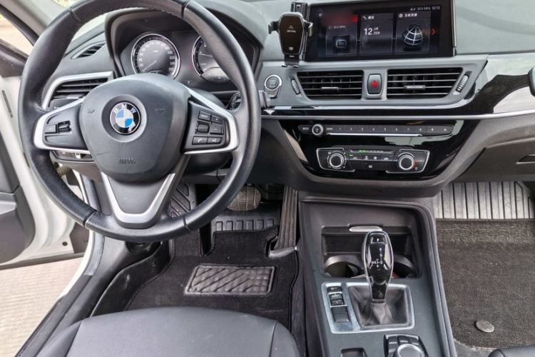 Used BMW 1 Series 2020 120i Fashion Model Interior 4