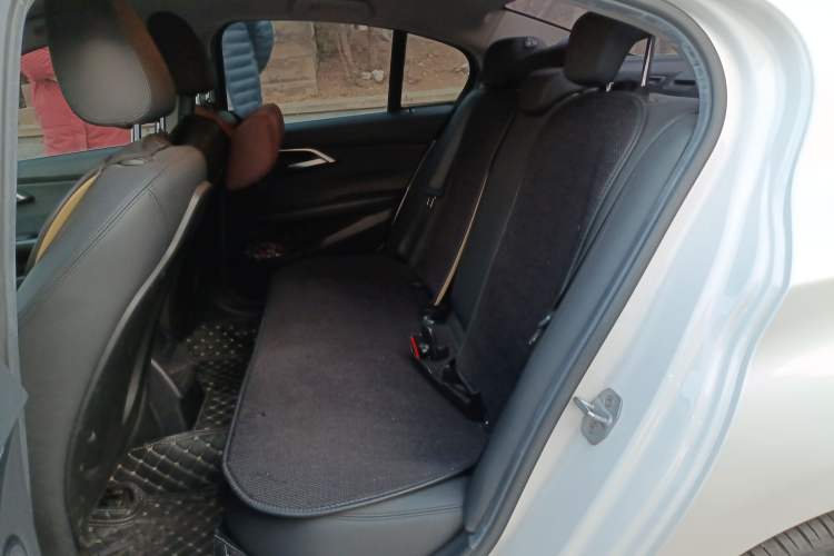 Used BMW 1 Series 2020 120i Fashion Model Interior 4