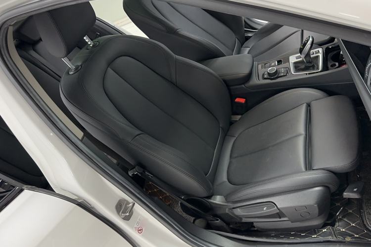Used BMW 1 Series 2020 125i Leading Model M Sport Package Interior 4