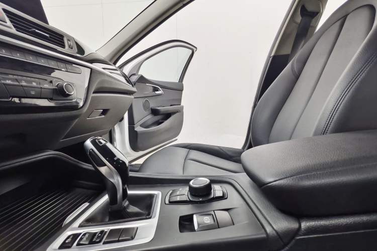 Used BMW 1 Series 2020 120i Fashion Model Interior 8