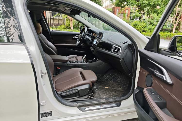 Used BMW 1 Series 2020 120i M Sport Package Interior 9
