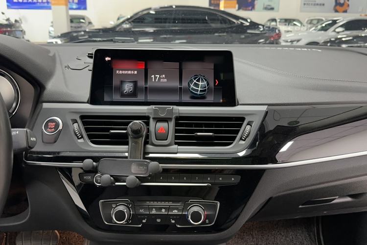 Used BMW 1 Series 2020 125i Leading Model M Sport Package Interior 9