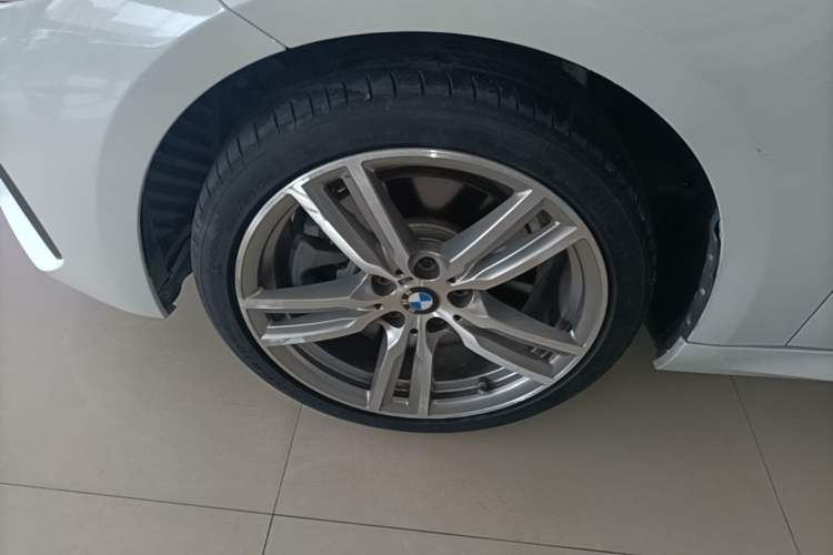 Used BMW 1 Series 2020 125i Leading Model M Sport Package Left Front Wheel Hub