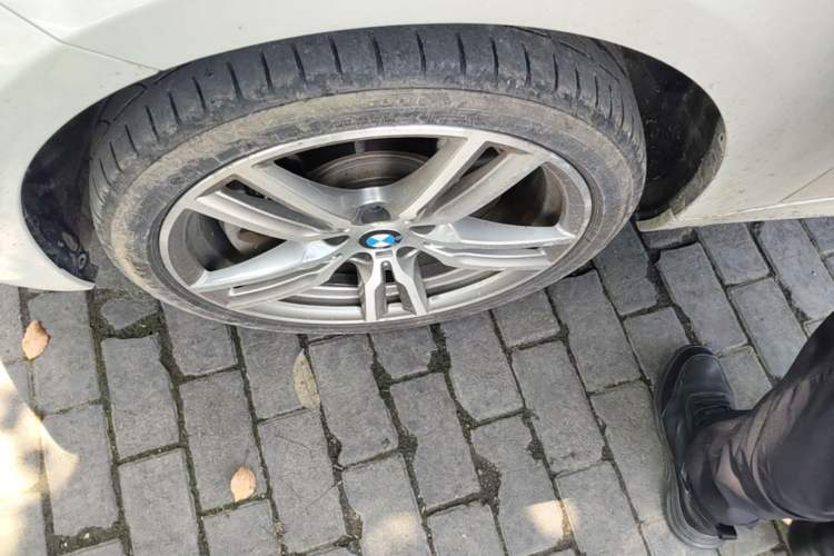 Used BMW 1 Series 2020 125i Leading Model M Sport Package Left Front Wheel Hub
