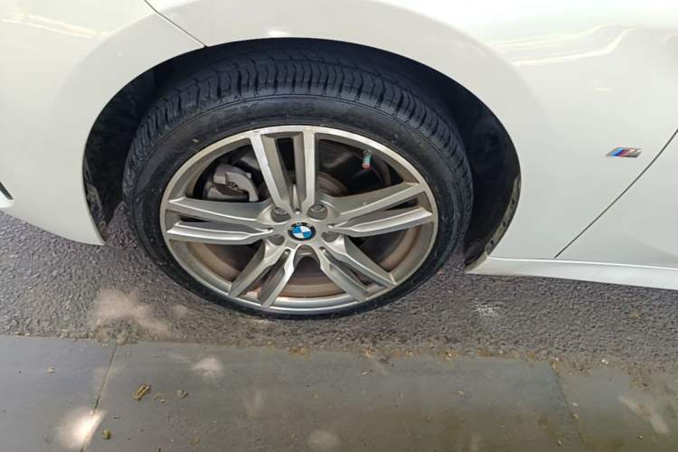 Used BMW 1 Series 2020 125i Leading Model M Sport Package Left Front Wheel Hub