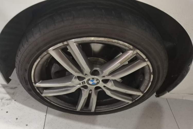 Used BMW 1 Series 2020 125i Leading Model M Sport Package Left Front Wheel Hub